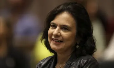 Pandemia: Nísia Trindade lança livro sobre bastidores da covid-19