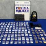 Operações da PM prendem cinco pessoas com revólver .357 e mais de 100 porções de drogas em MT