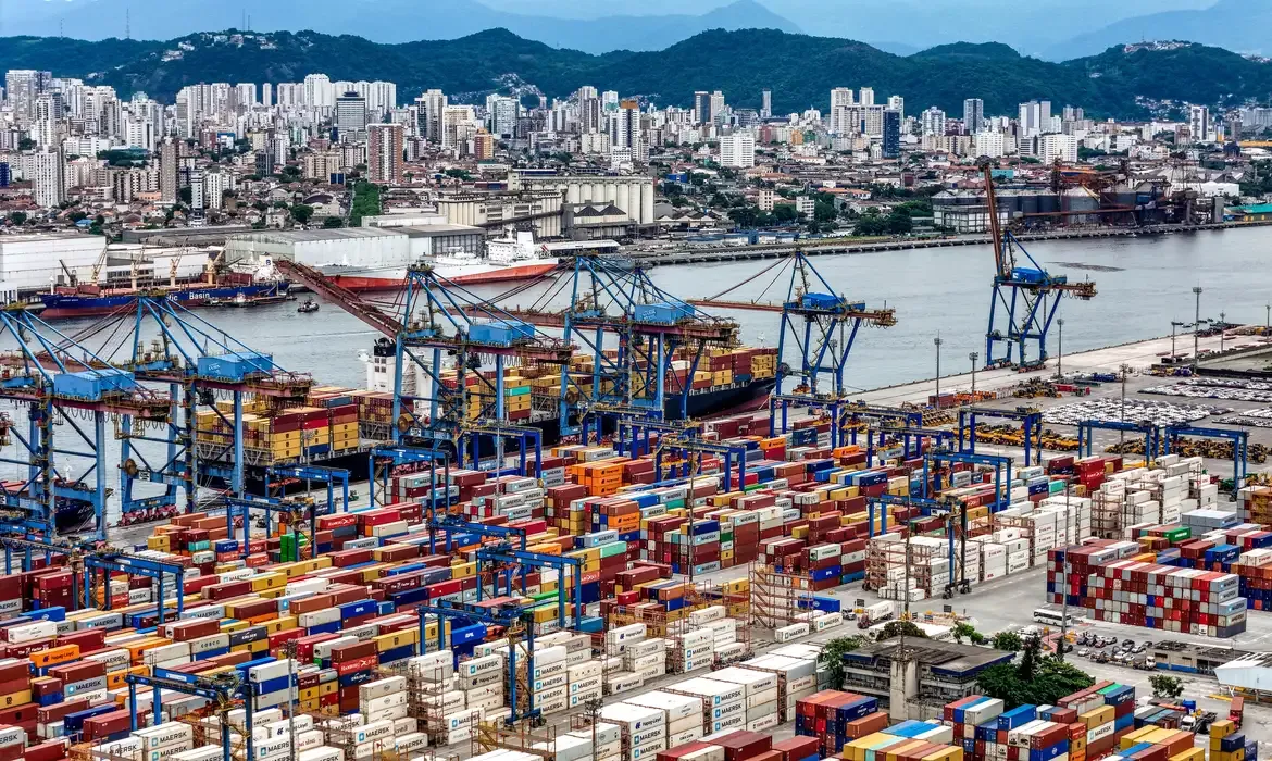 Brasil mantém negociação com os EUA e deixa etanol fora do acordo