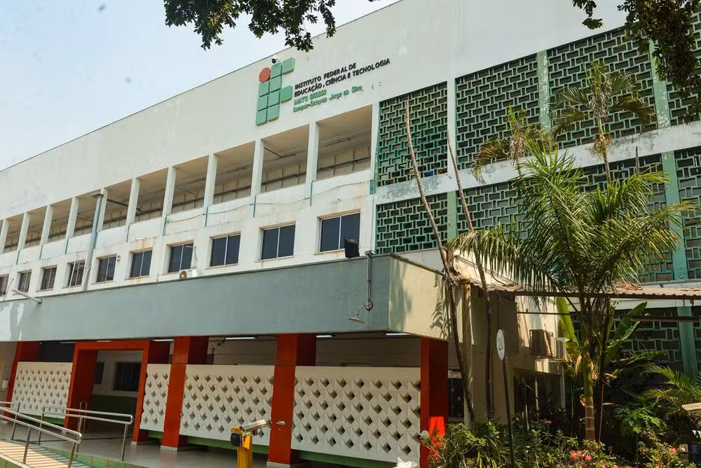 Concursos em Mato Grosso: prefeituras e IFMT reúnem centenas de vagas com salários acima de R$ 15 mil