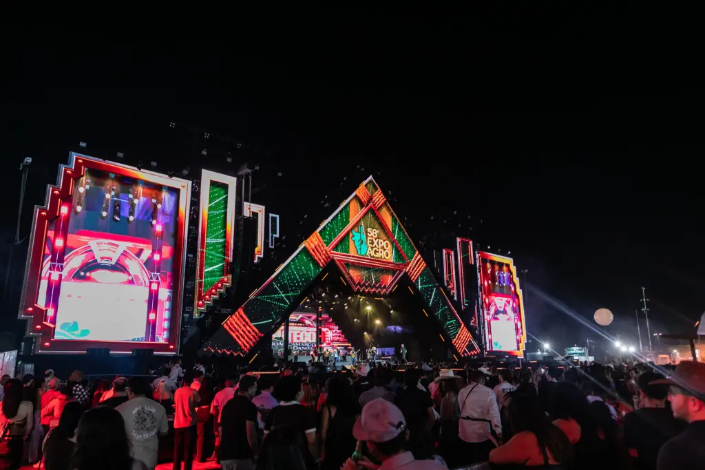 Portões abertos para a história: 58ª Expoagro é inaugurada em Cuiabá com gratuidade total e show de Simone Mendes