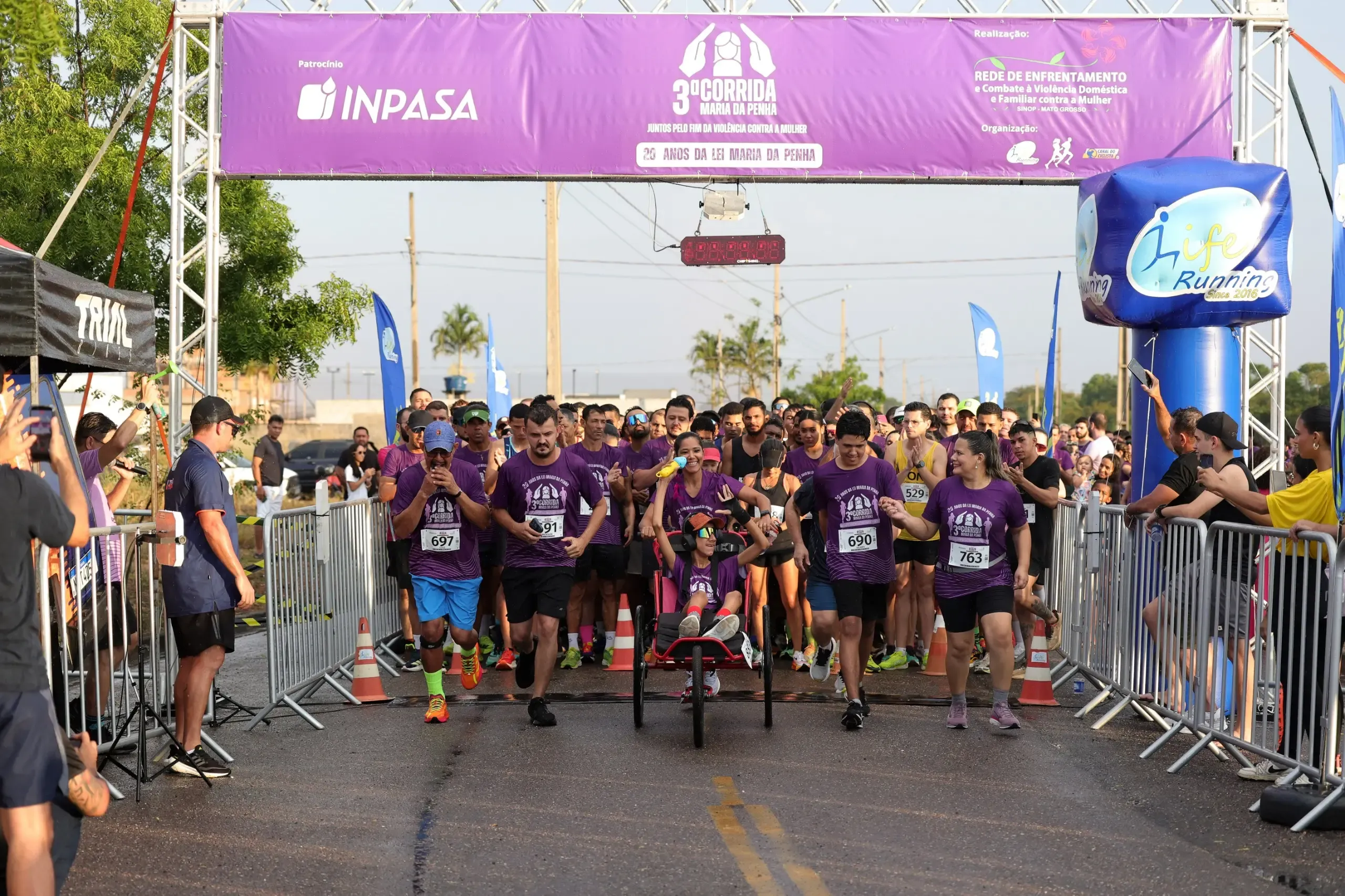 Corrida Maria da Penha reúne mais de 900 participantes em Sinop para marcar a abertura do Agosto Lilás