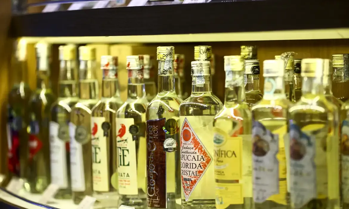 Cachaça registra crescimento recorde na cadeia produtiva brasileira