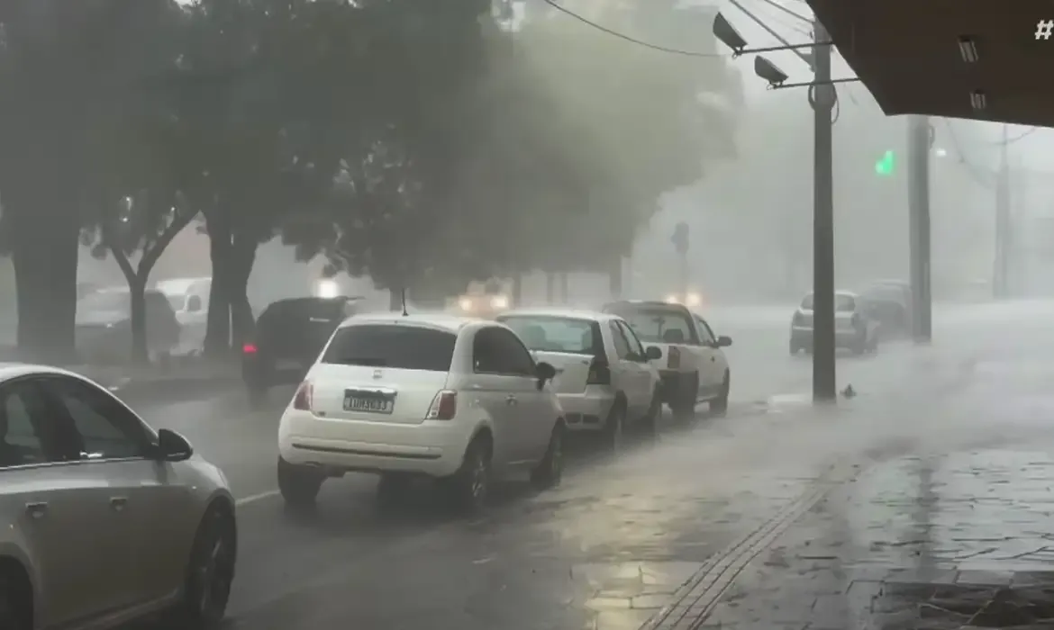 Ciclone pode atingir o Sul do país com tempestades intensas