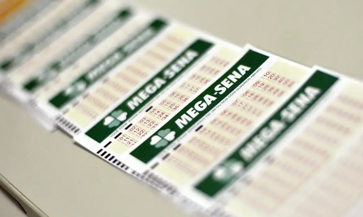 Mega-Sena acumula e pode pagar R$ 100 milhões neste domingo (2)