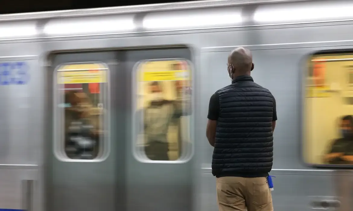 Greve na CPTM paralisa parcialmente três linhas de trens em SP