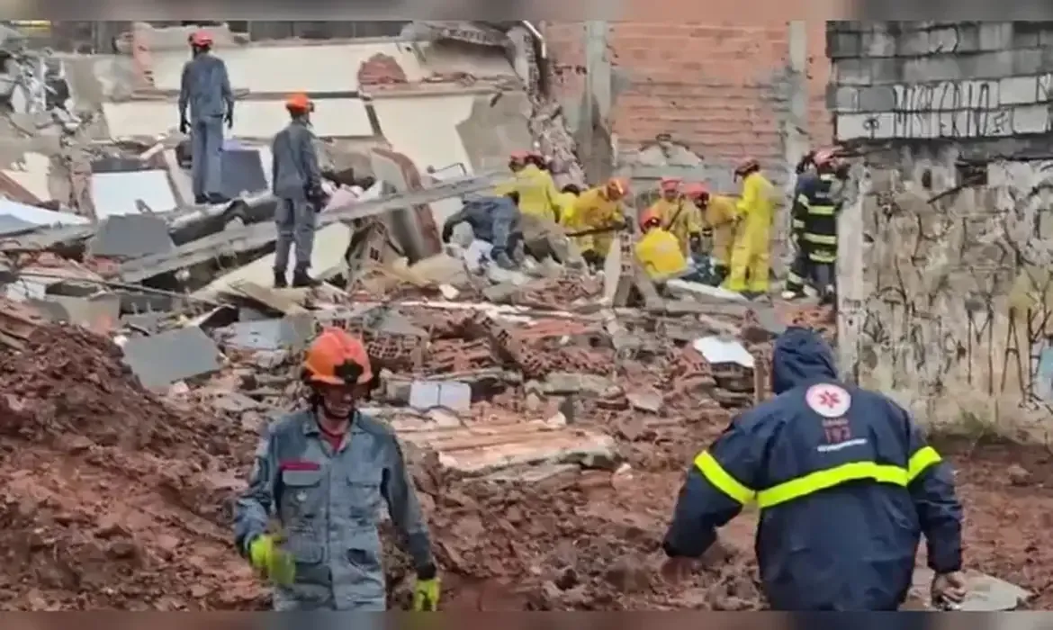 Prédio desaba em São Bernardo e deixa quatro feridos