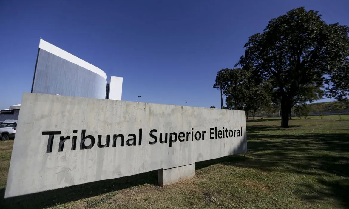 TSE cria conselho contra desinformação nas eleições