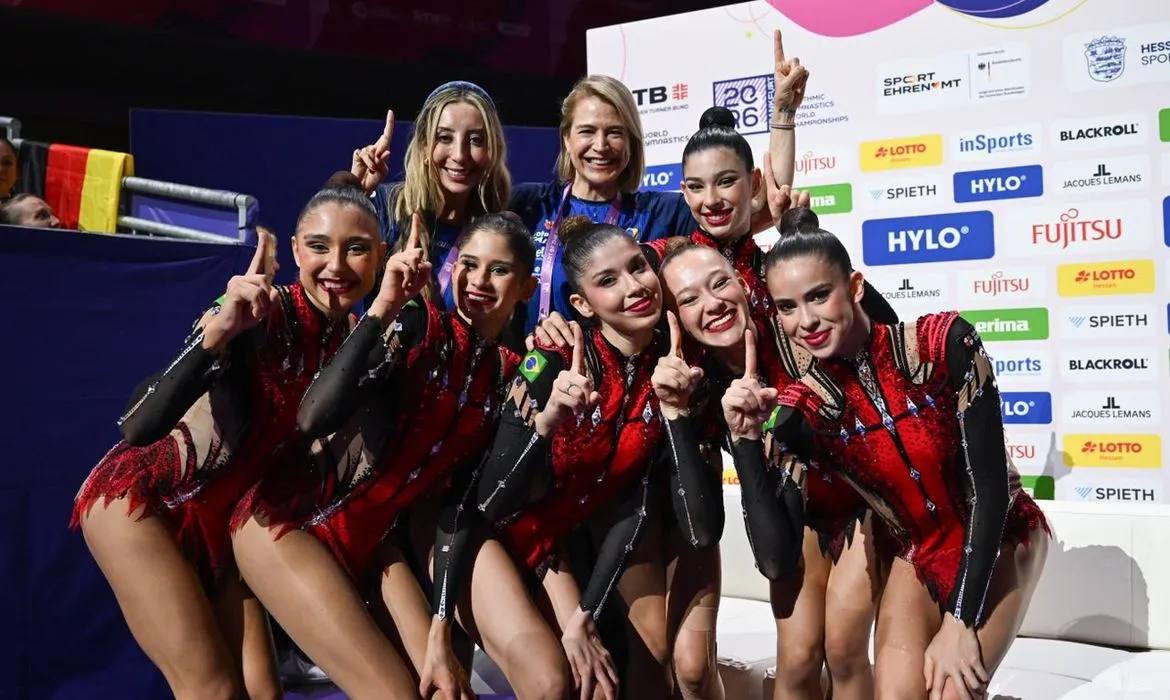 Brasil conquista dois ouros inéditos na ginástica rítmica