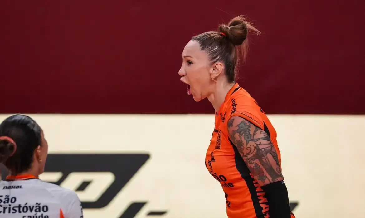 Tifanny critica regra do vôlei e fala em retrocesso