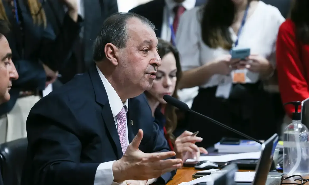 PEC reduz escala 6×1 e jornada para 40 horas