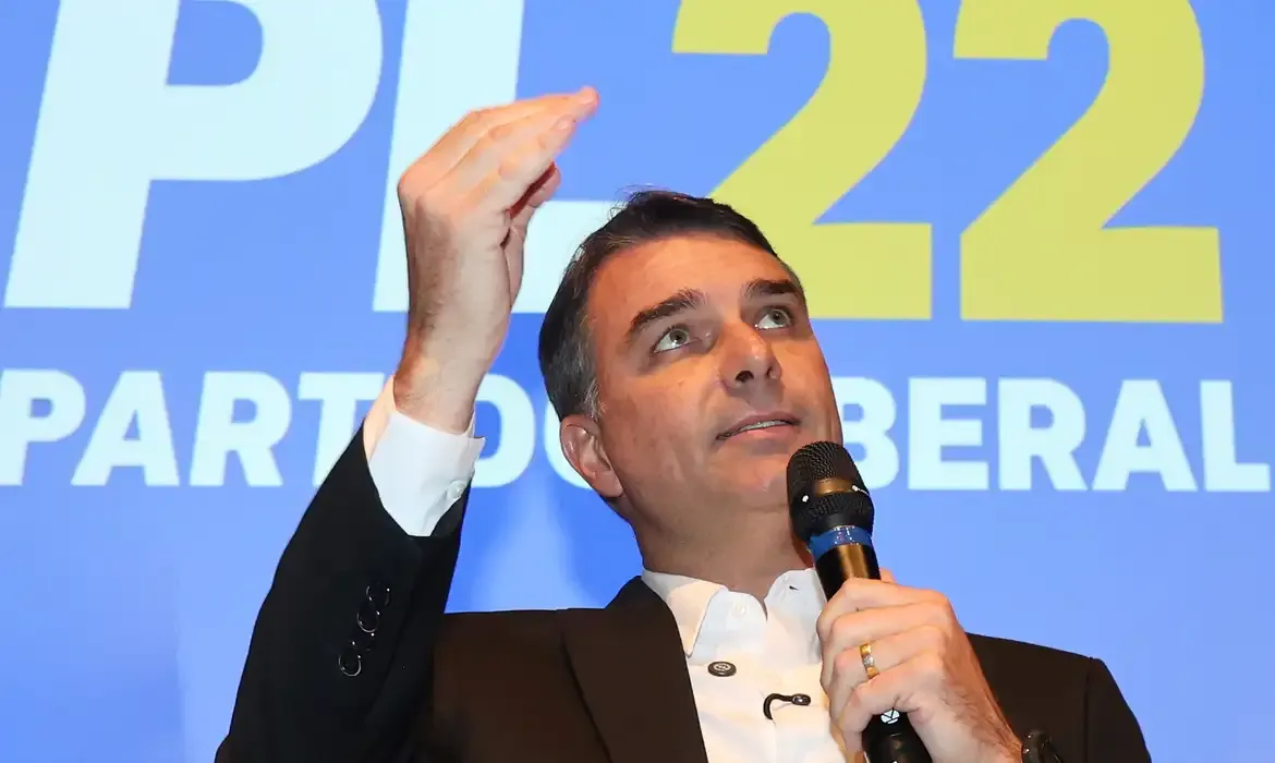 Flávio Bolsonaro disputa a Presidência pelo PL