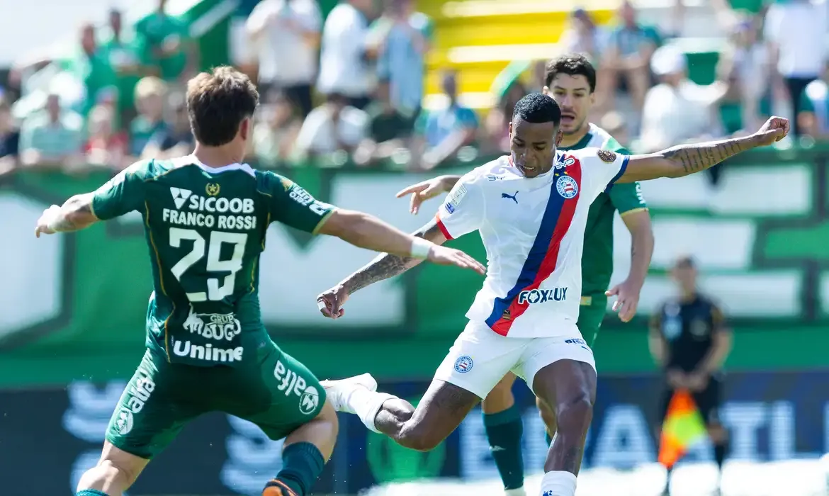 Brasileirão: Chapecoense busca empate com o Bahia