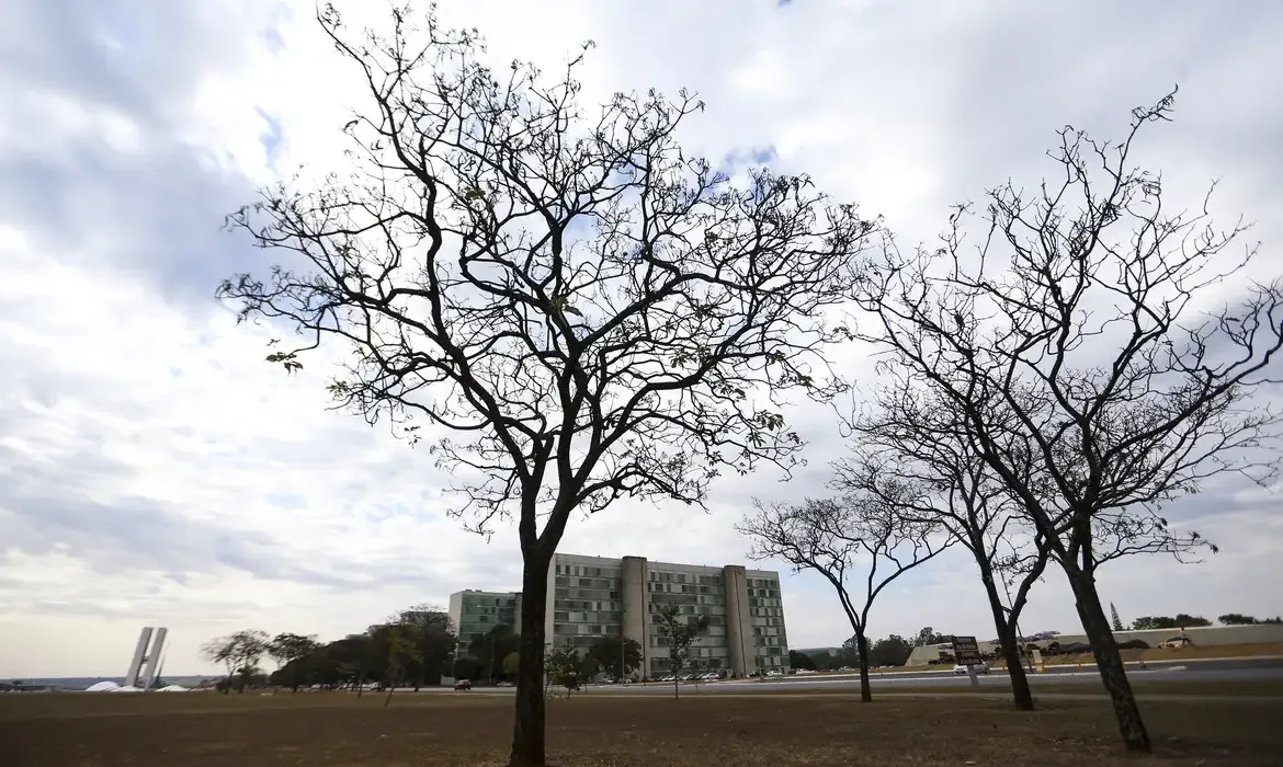 Temperaturas chegam a 39°C em Cuiabá nesta terça-feira