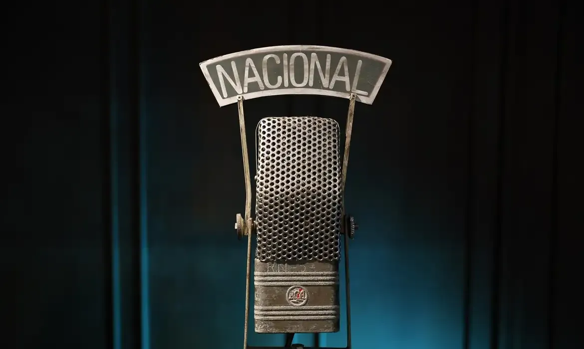 Rádio Nacional revive a sofrência na Era do Rádio