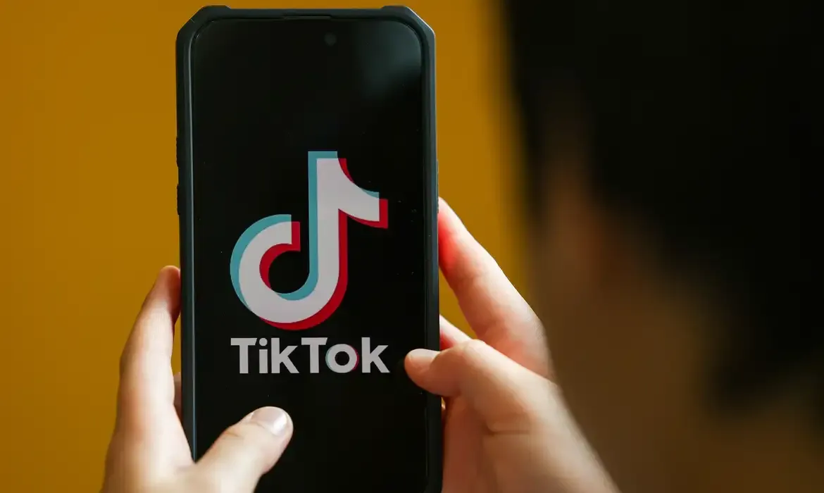 TikTok recebe multa de R$ 153,7 milhões no Brasil