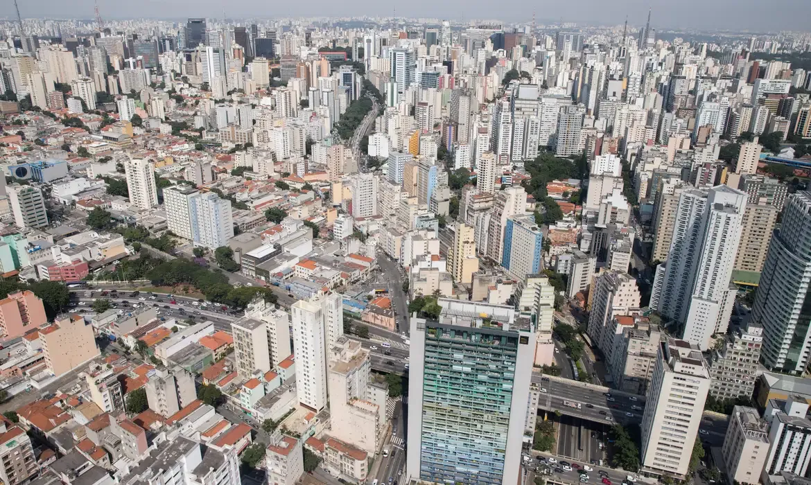 Área urbanizada no Brasil cresceu 12,3% até 2022