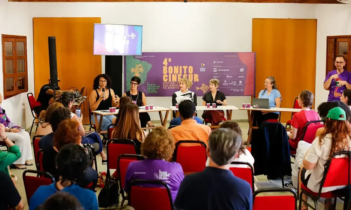 Mulheres seguem com menos de 20% da direção no cinema brasileiro