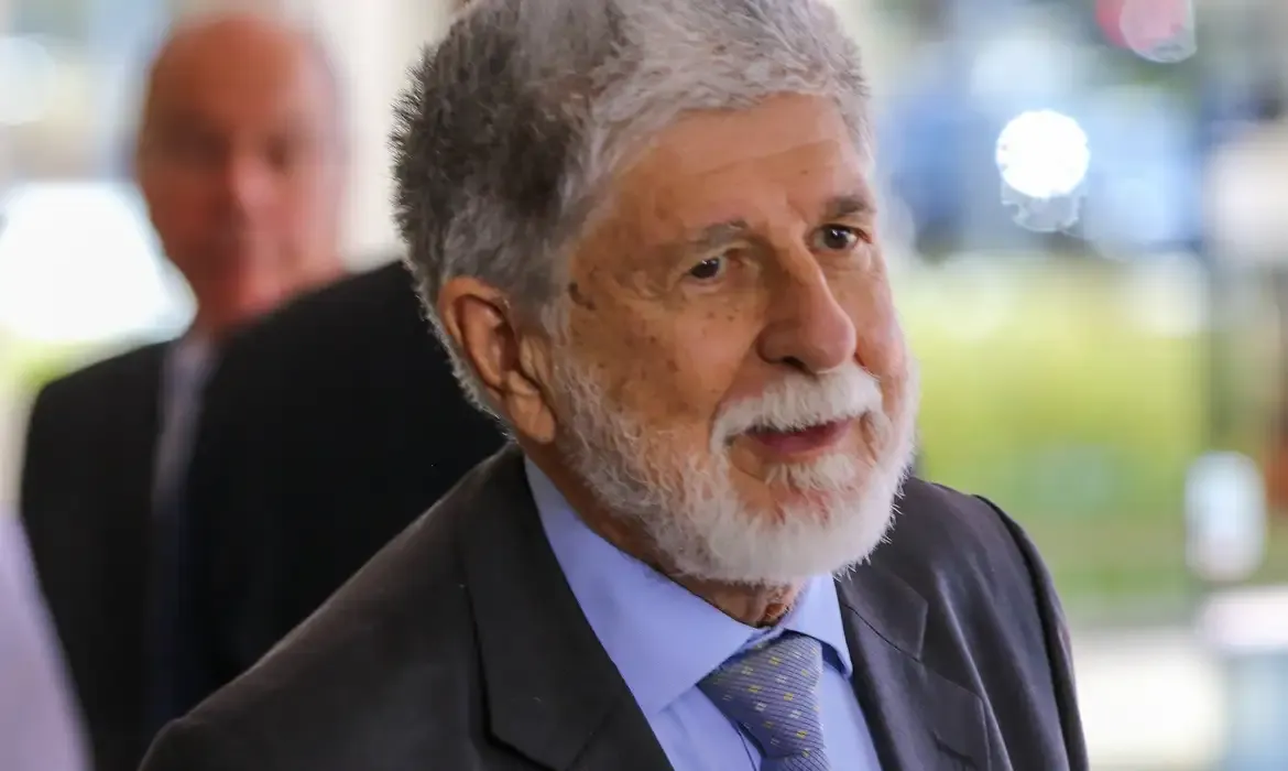 Amorim e oposição divergem sobre crise entre Brasil e EUA