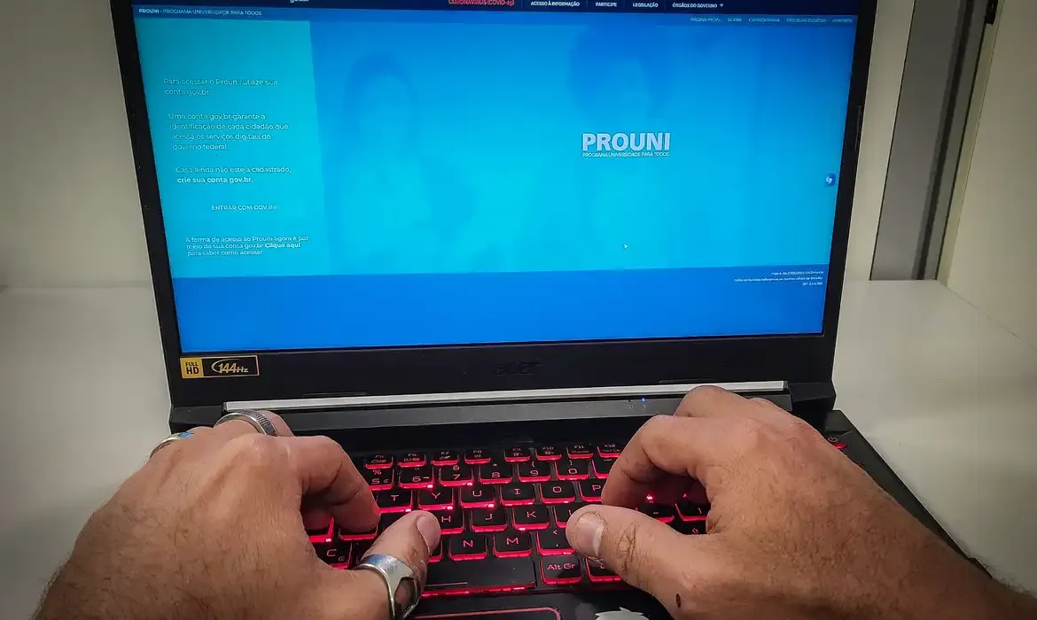 Prouni: candidatos podem entrar na lista de espera até amanhã