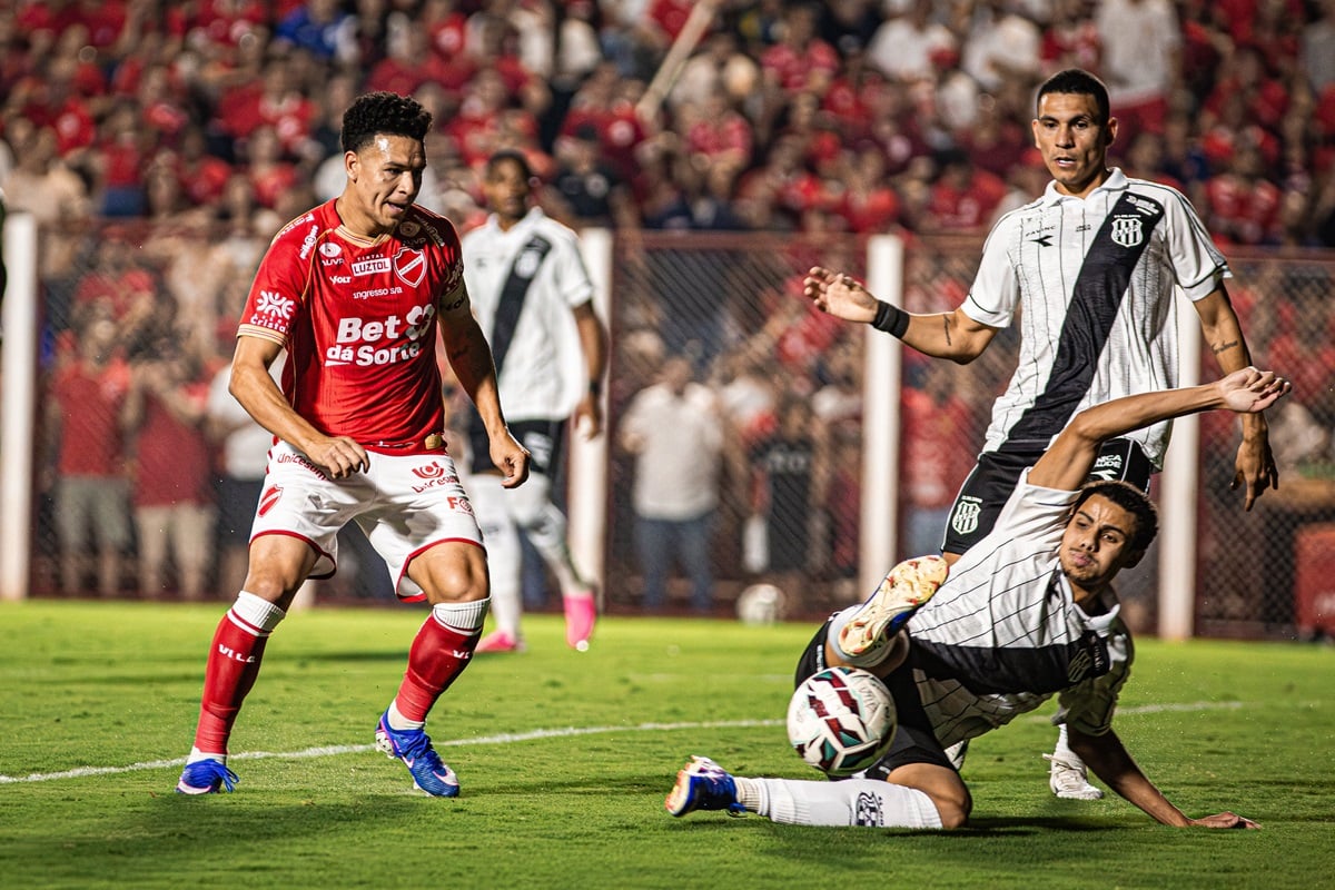 Ponte Preta x Avaí: onde assistir ao vivo, escalações e o drama da Série B. Imagem: @betocorreaphoto1