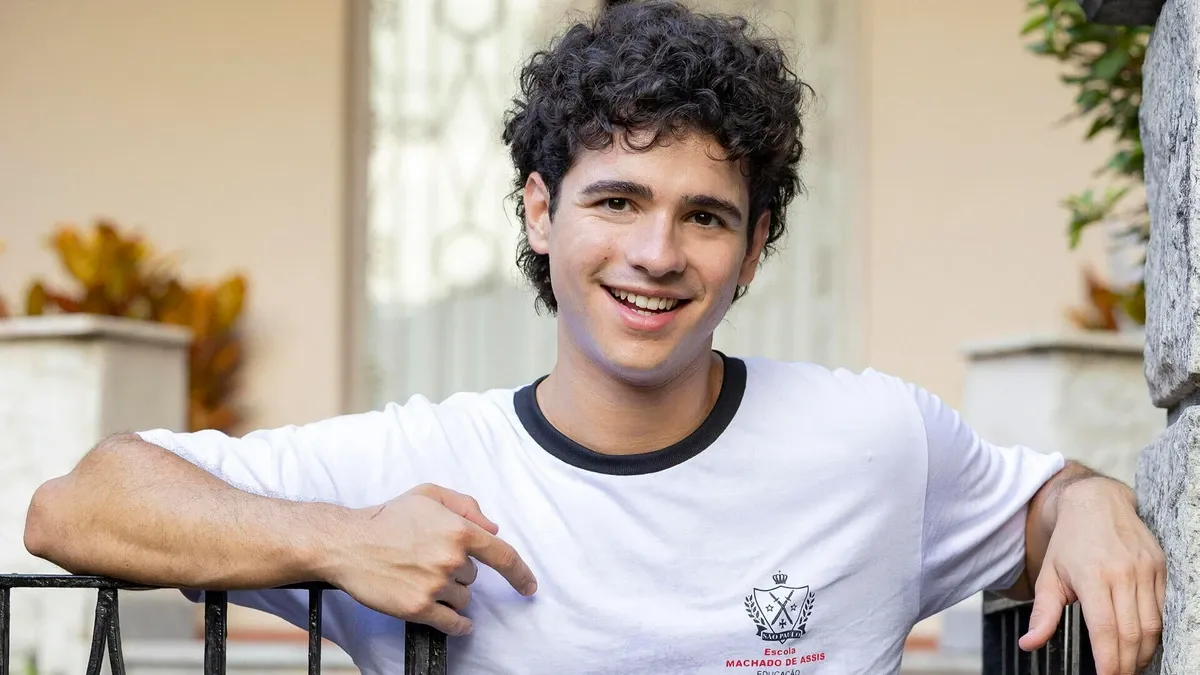 Fernando ganha espaço com Mau Mau em Quem Ama Cuida