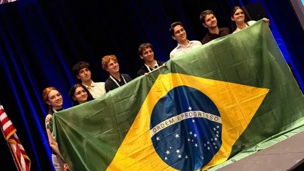 Nave Hermes leva jovens à vitória em competição da NASA