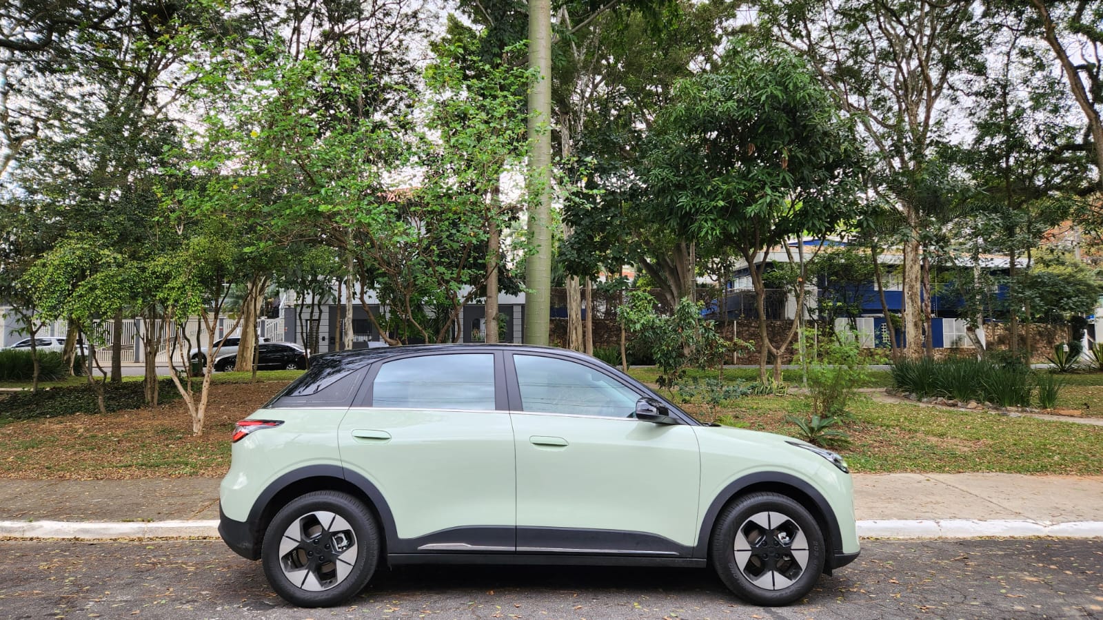 Geely EX2 revela vantagens do veículo elétrico no cotidiano urbano   Sérgio Dias (2)