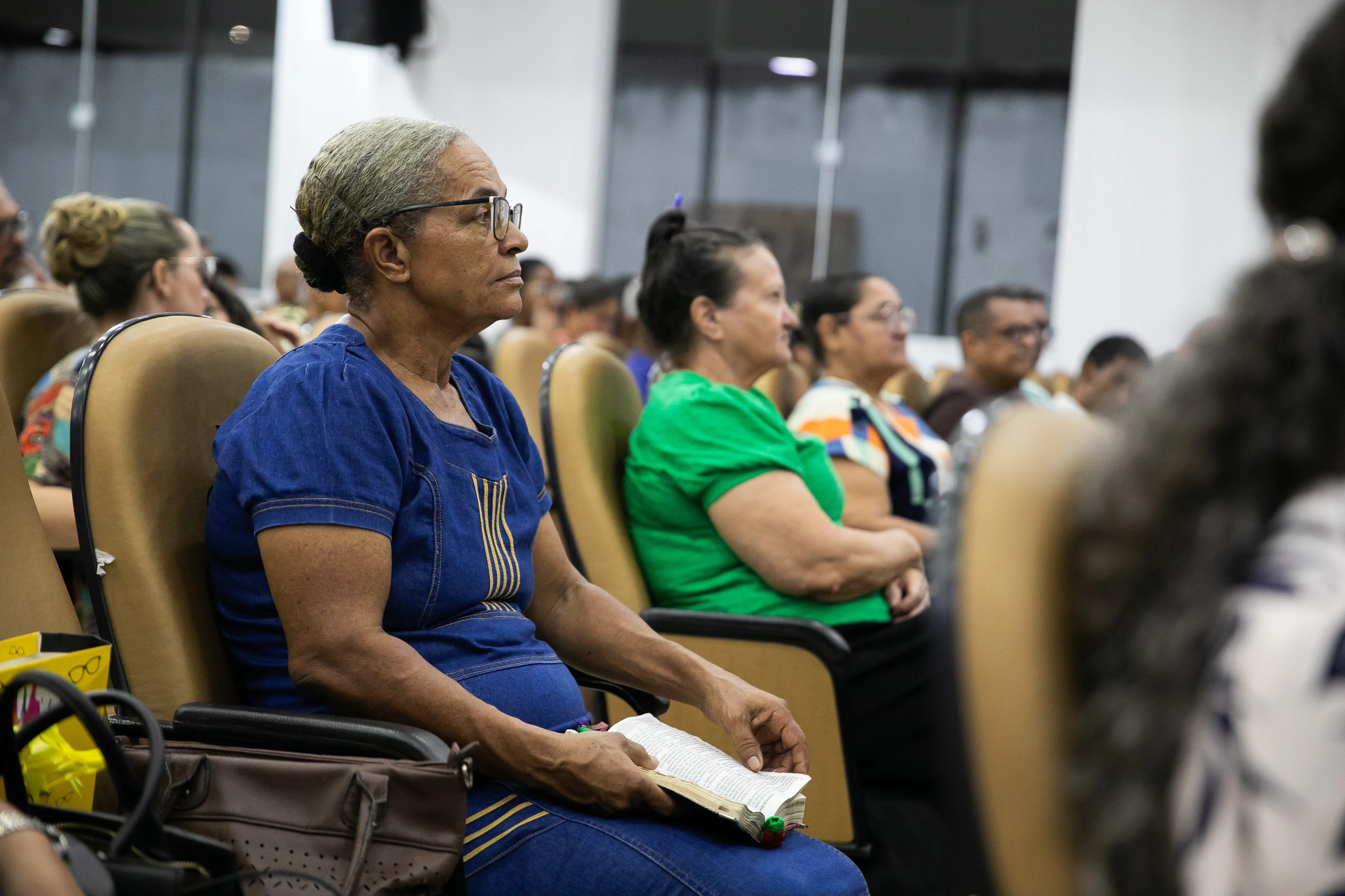 Secretaria da Mulher de Cuiabá apresenta serviços de acolhimento e qualificação em evento no Pedra 90