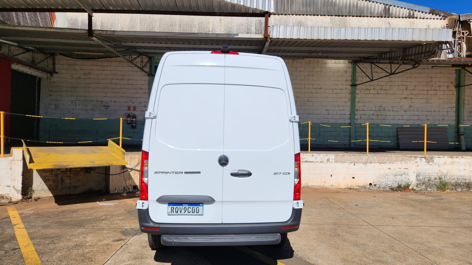 Mercedes Benz Sprinter Automática aproxima van da experiência de um automóvel Sérgio Dias (14)
