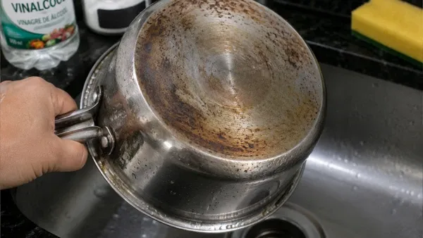 Inox amarelado: truque simples recupera o brilho