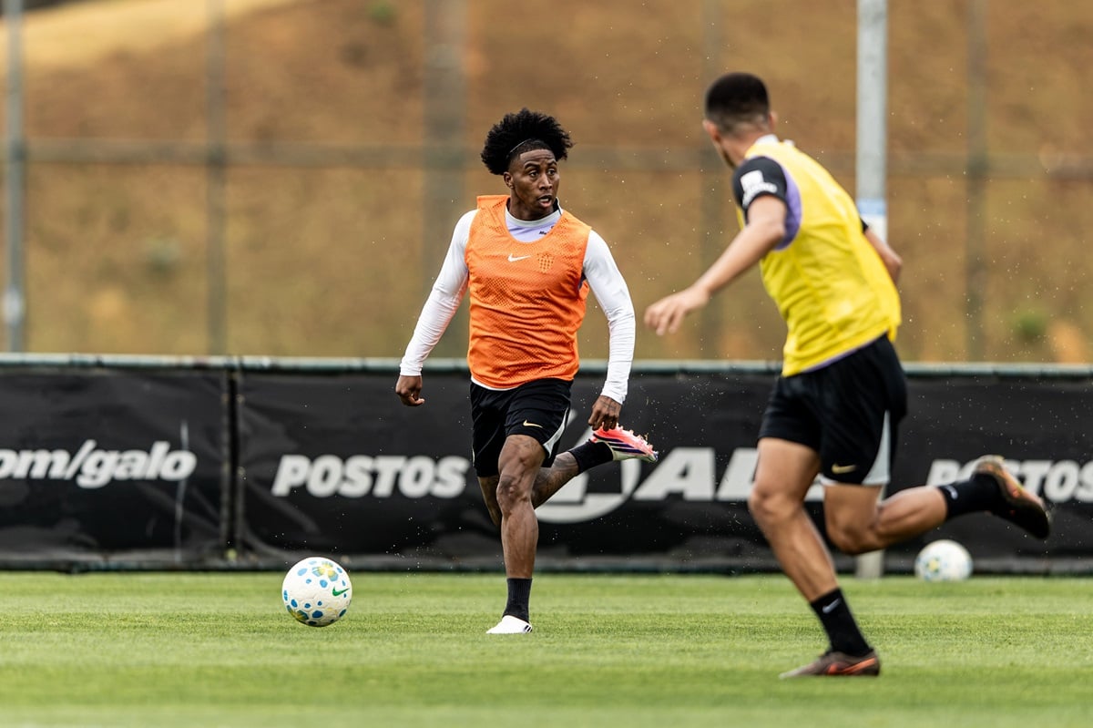 Atlético-MG x Vitória: onde assistir ao vivo e escalações para o duelo do Brasileirão