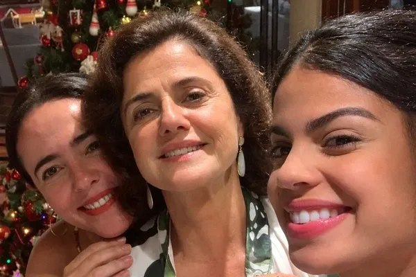 Câncer de mama: Silvia Buarque revela mastectomia dupla