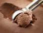 Sorvete de chocolate fácil leva só 3 ingredientes