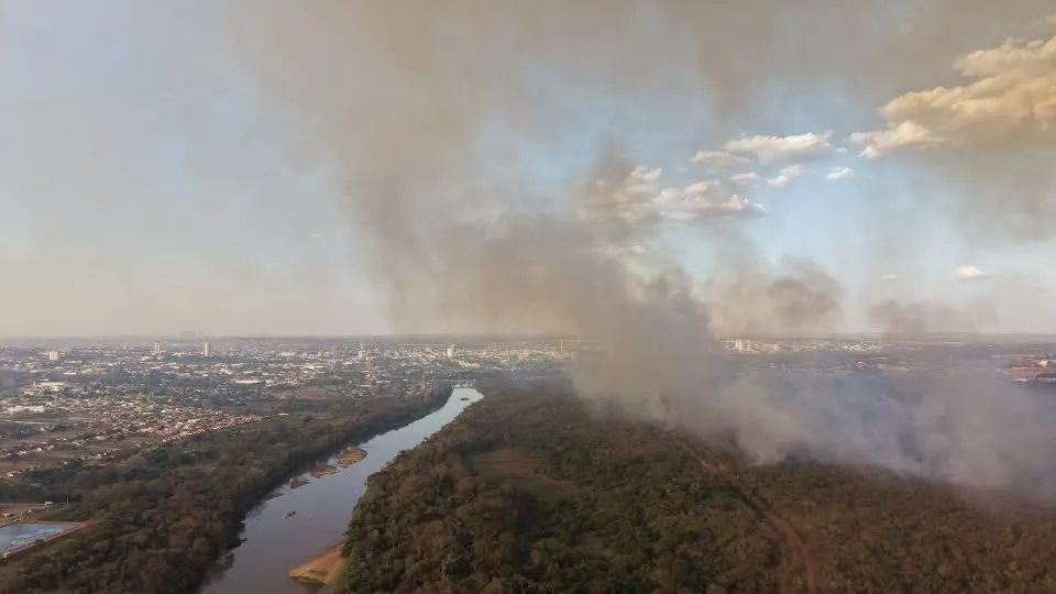 Rondonópolis alerta para alta de problemas respiratórios e reforça proibição de queimadas na área urbana
