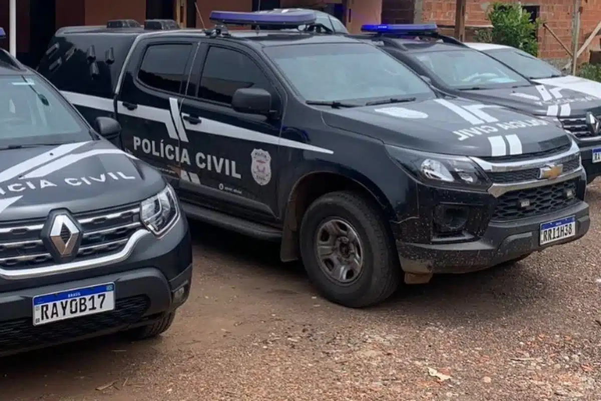 Três viaturas da polícia civil de MT