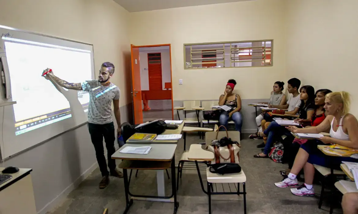 Pé-de-Meia paga parcela a nascidos em maio e junho