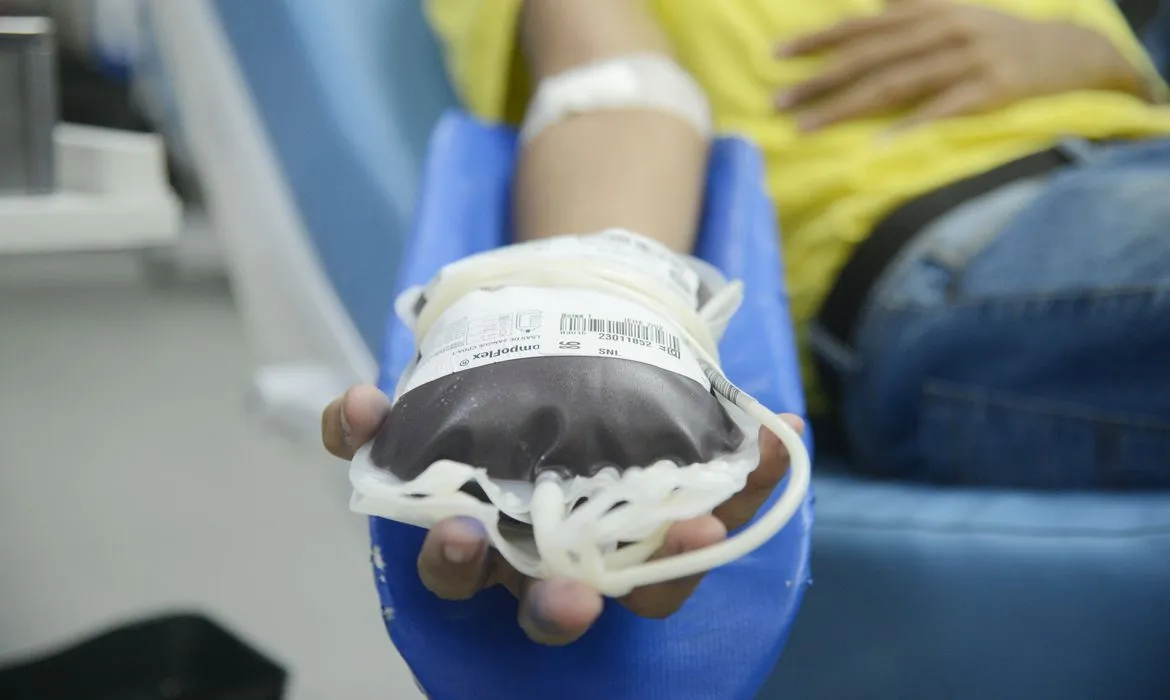 Doação de sangue terá espera menor após tatuagem