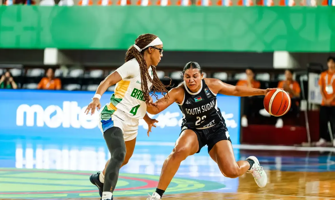 Brasil perde na estreia do qualificatório