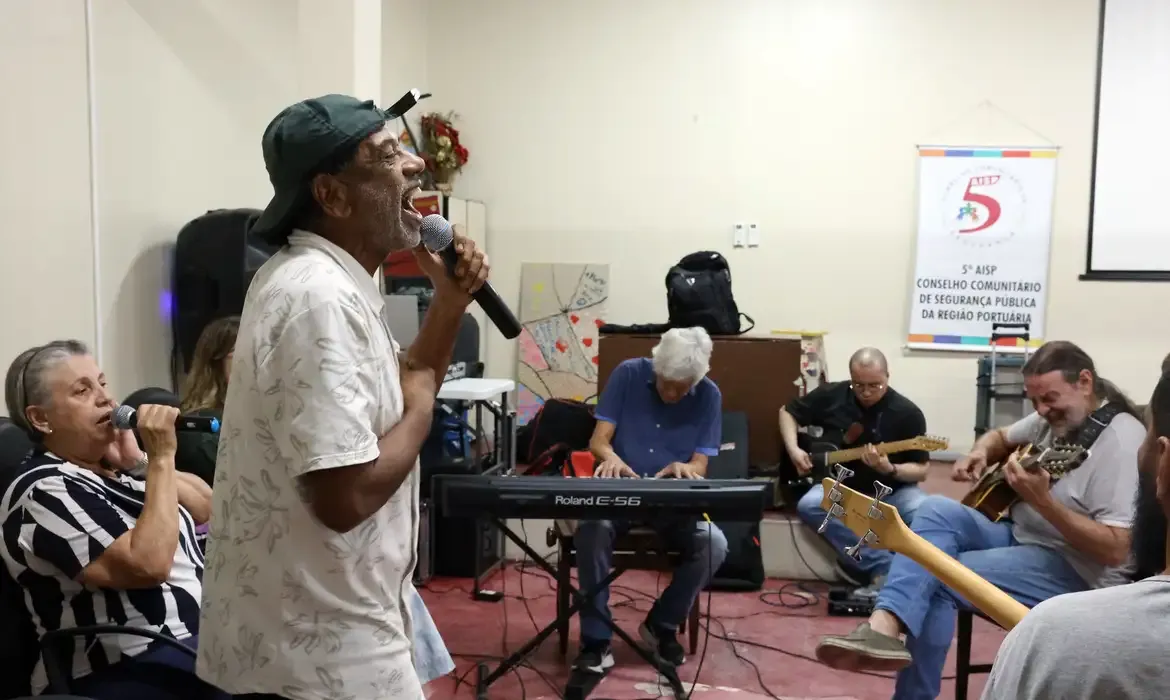 Harmonia Enlouquece lança álbum e celebra 25 anos