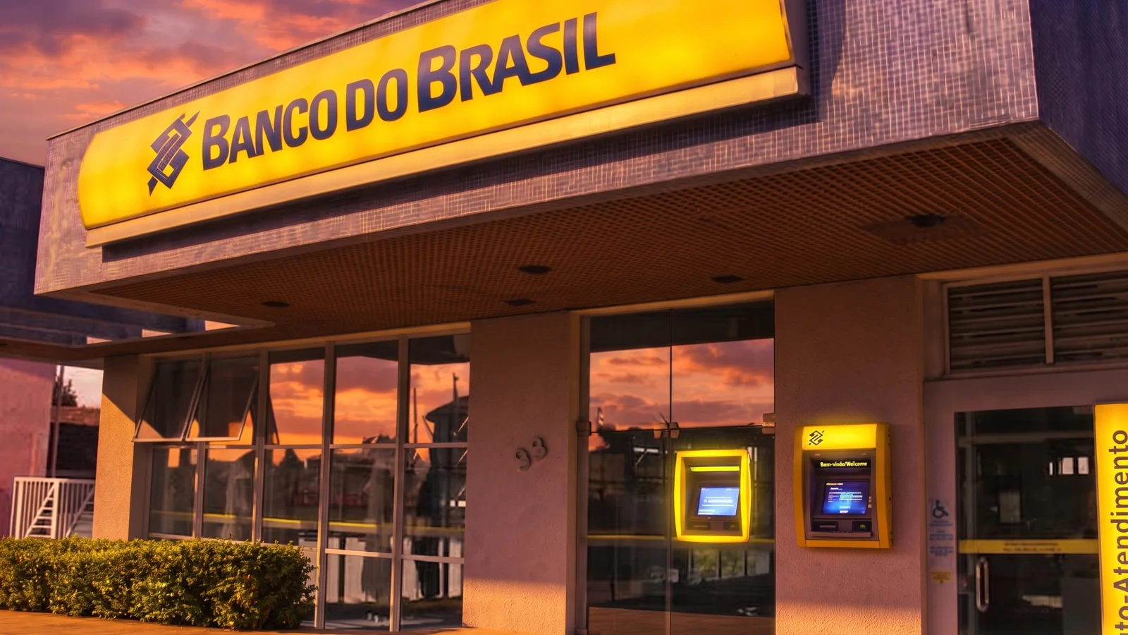 Bancários paralisam atividades na região central de Cuiabá nesta quinta (20)