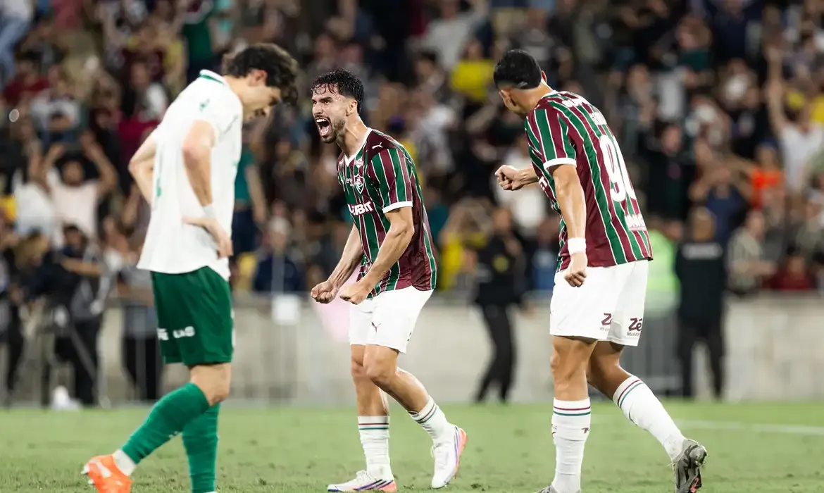 Fluminense vence Palmeiras de virada no Maracanã