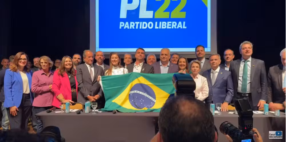 Estratégia para o Nordeste: Flávio Bolsonaro escala deputado alagoano Alfredo Gaspar para vice na chapa presidencial