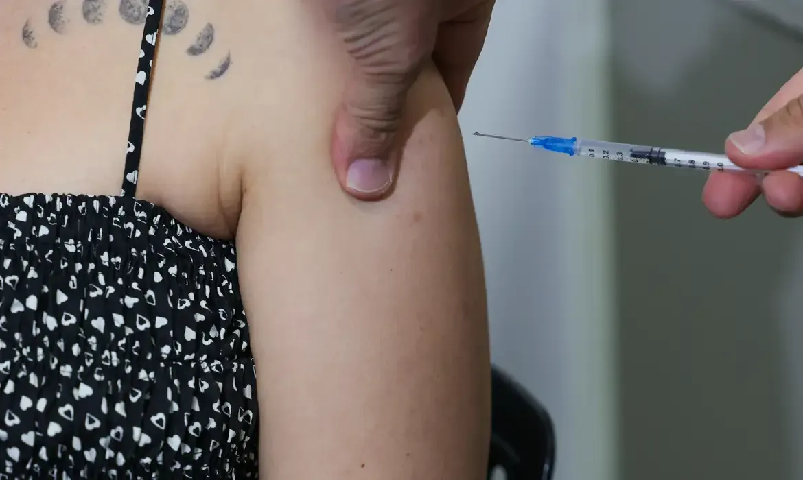 Multivacinação começa nesta segunda-feira (3) em todo o Brasil