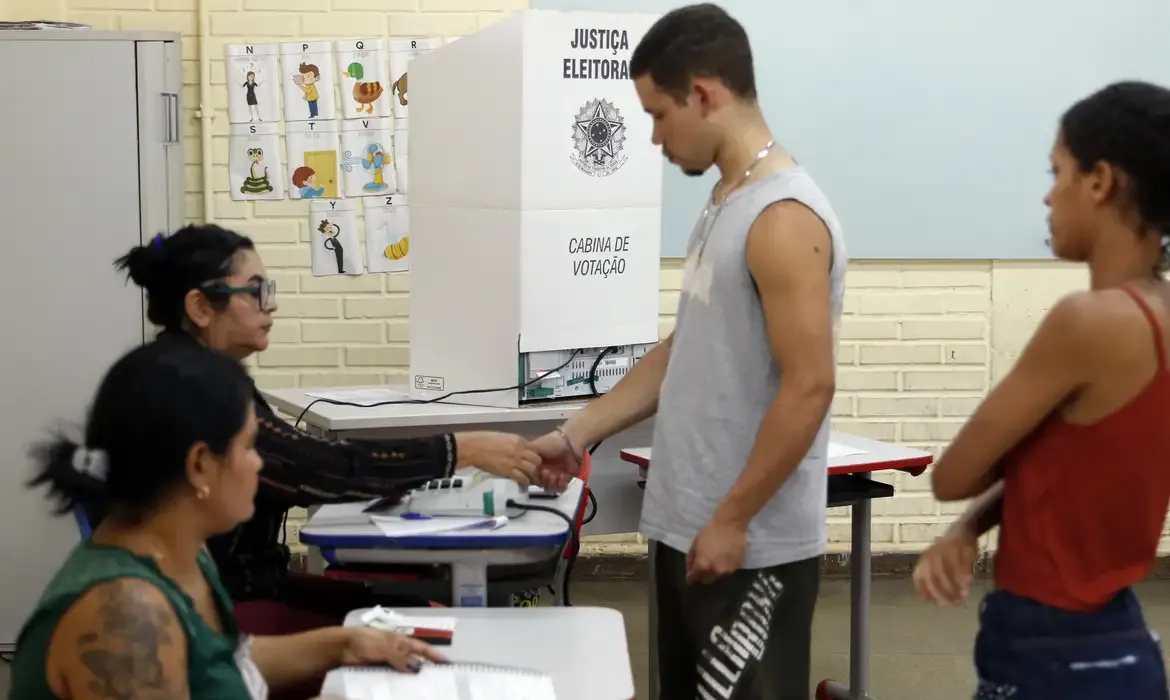 Eleitorado jovem perde espaço com envelhecimento da população