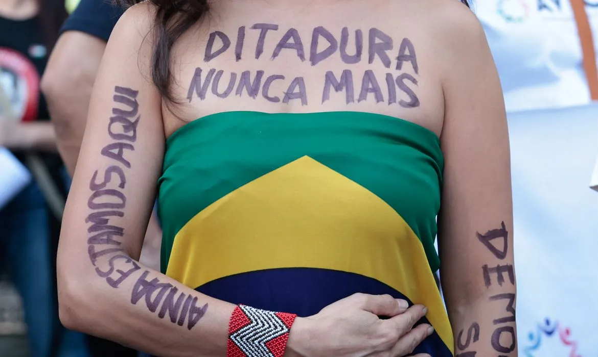 UFRJ revoga título de Doutor Honoris Causa de Gordon