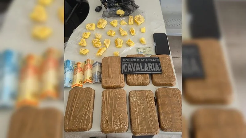 Homem é preso pela Cavalaria da PM transportando pasta base de cocaína em fundo falso de carro em Chapada dos Guimarães