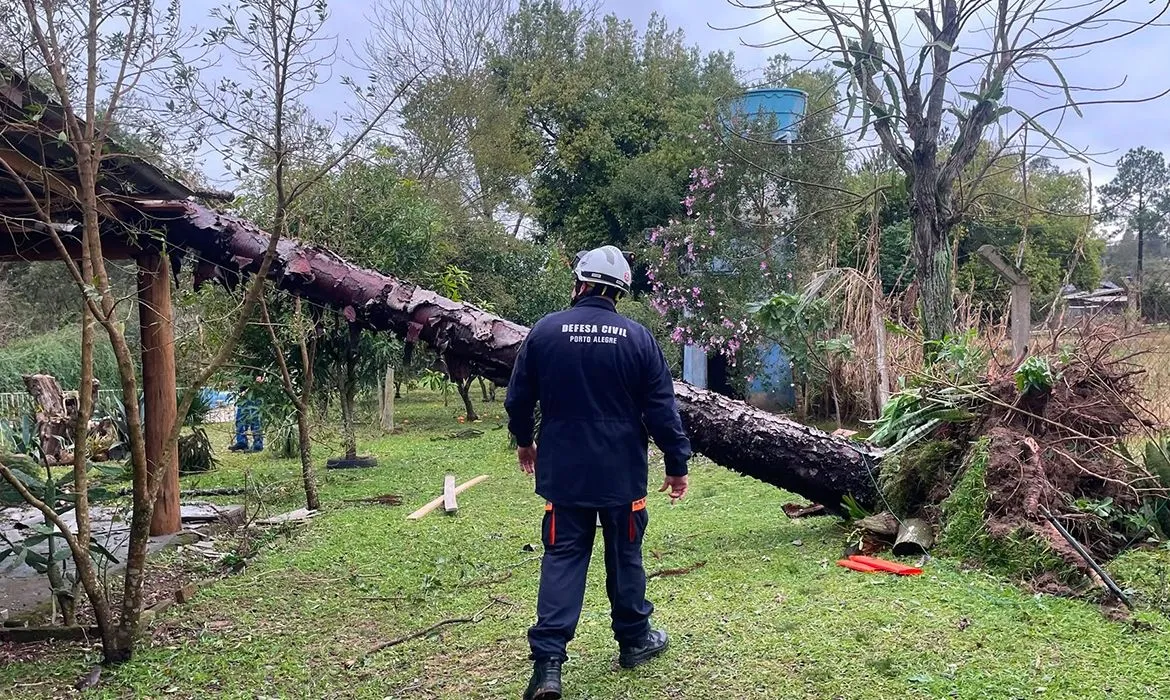 Tempestades deixam Sul e Centro-Oeste em alerta