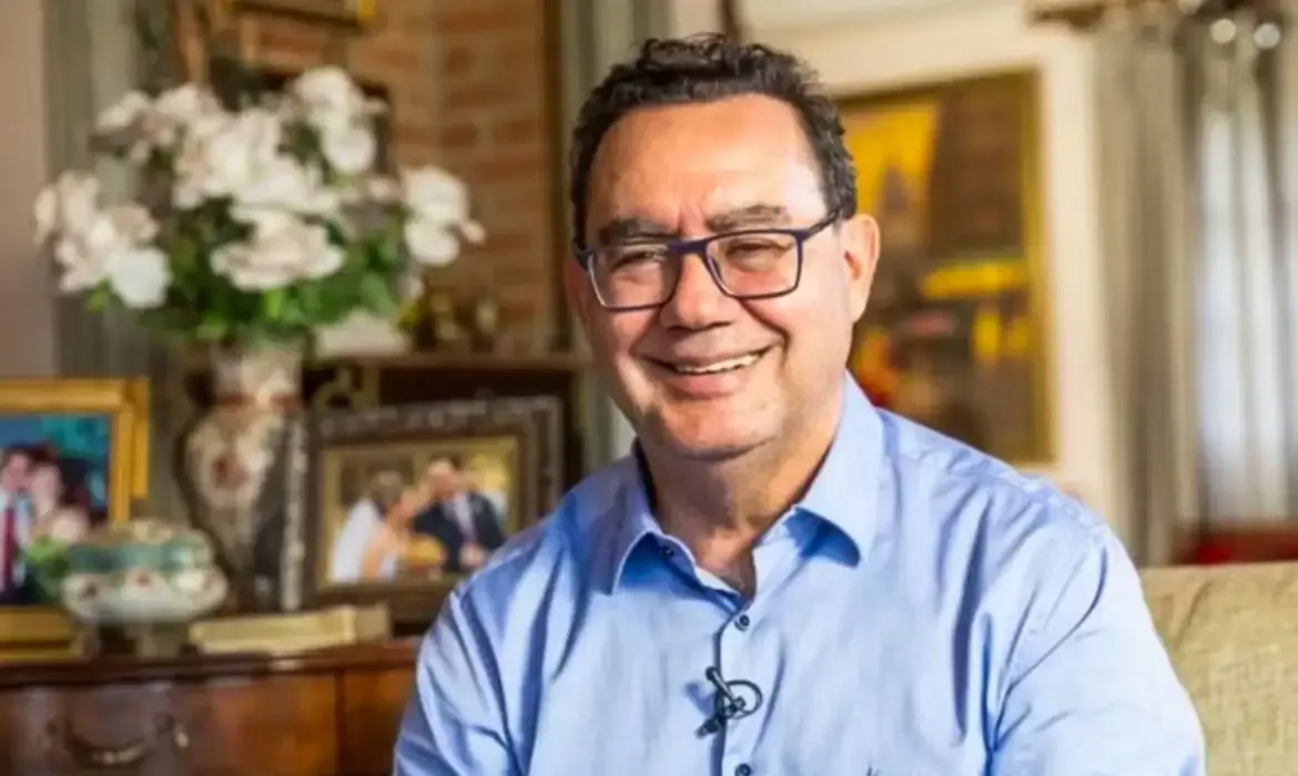 Augusto Cury estreia na disputa presidencial pelo Avante