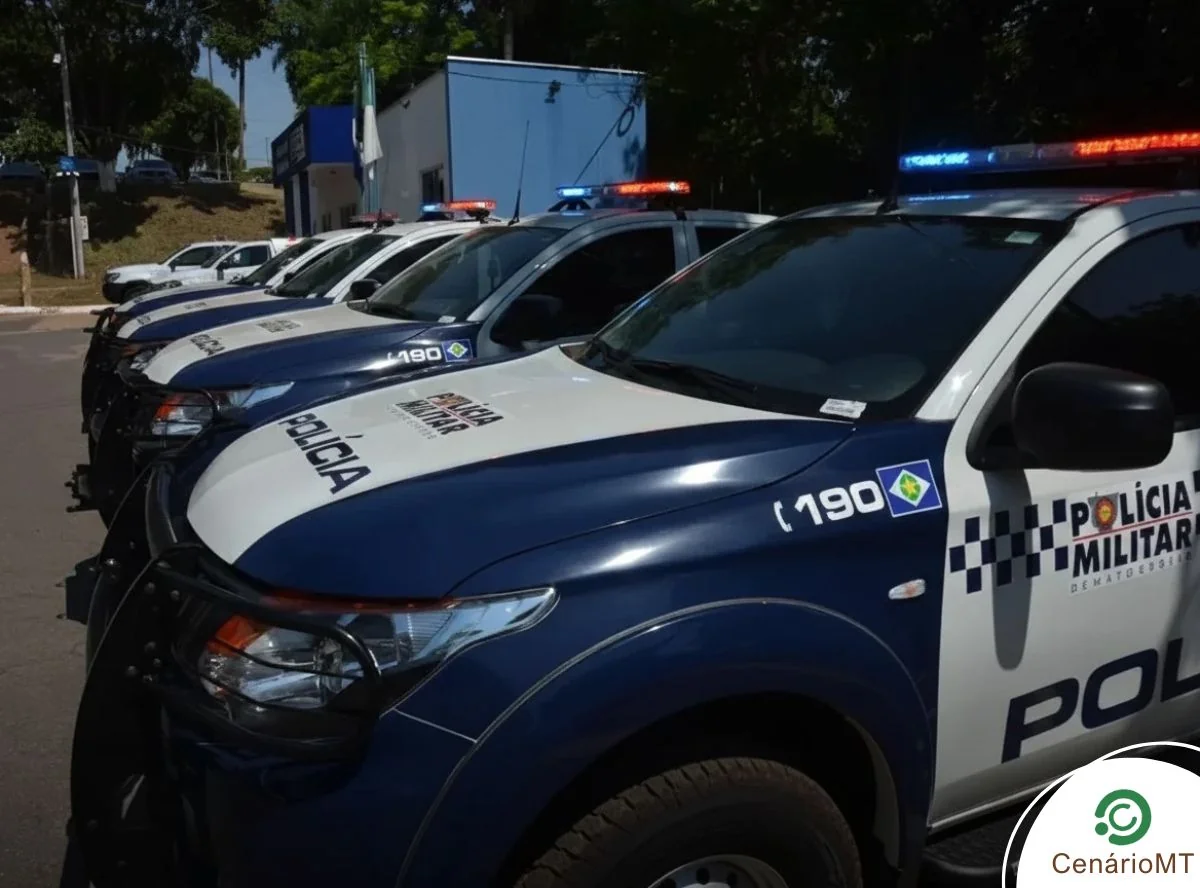 Viaturas em delegacia
